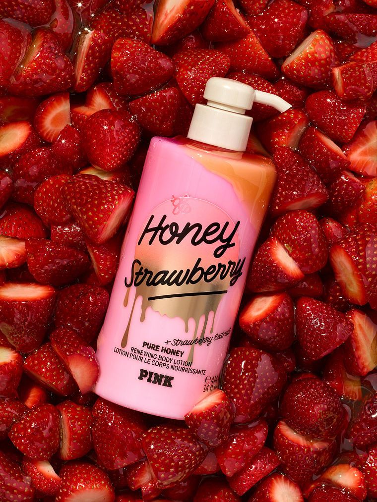 Лосьон для тела Honey Strawberry Renewing Body Lotion Pink