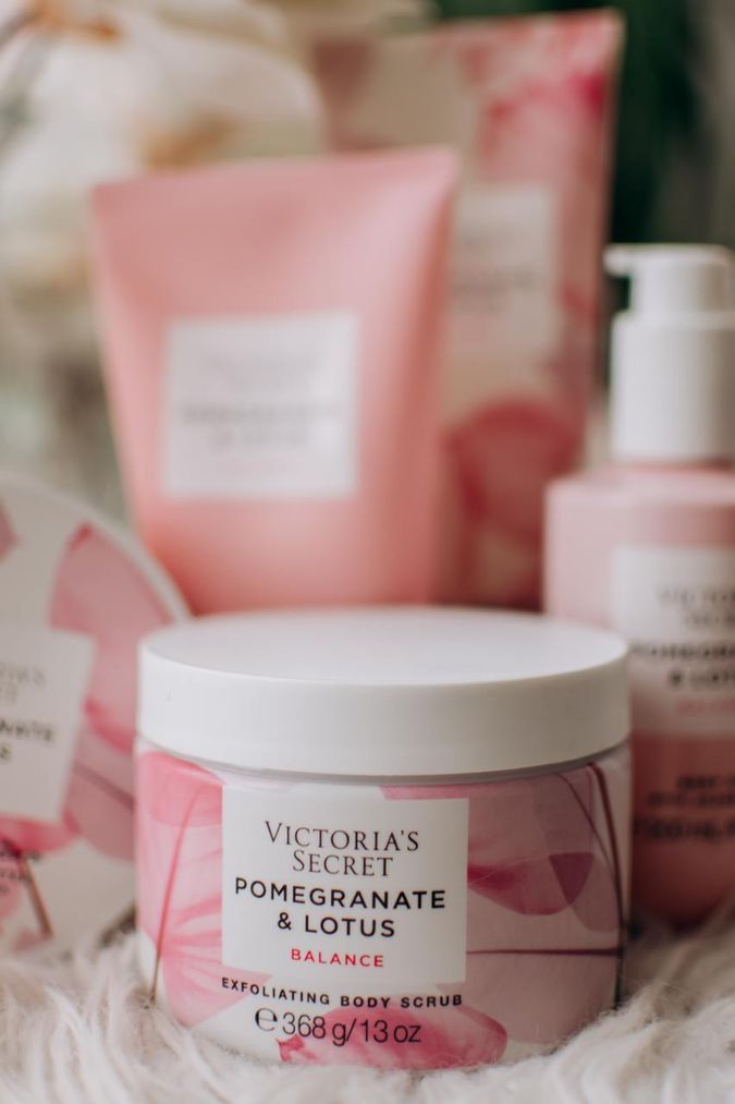 Скраб для тела Pomegranate & Lotus